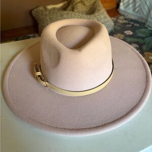 Chic Blush Wide-Brim Hat with Gold Buckle